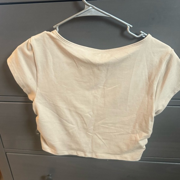 Old Navy Women's Beige Ruched Top - Picture 3 of 4